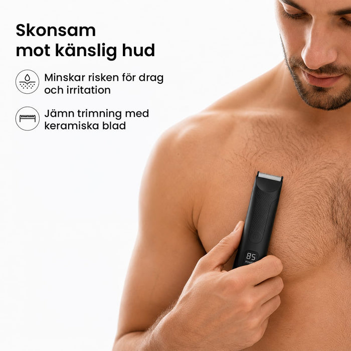 En man använder en kroppshårstrimmer från Kroppsbutiken med keramiska blad för att trimma brösthåret.