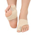 Skor med tåskydd för hallux valgus och gel-tåseparatorer, fotograferade mot vit bakgrund.