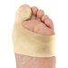 Fot med beige gelstrumpa för hallux valgus som täcker stortån och den främre delen av foten.